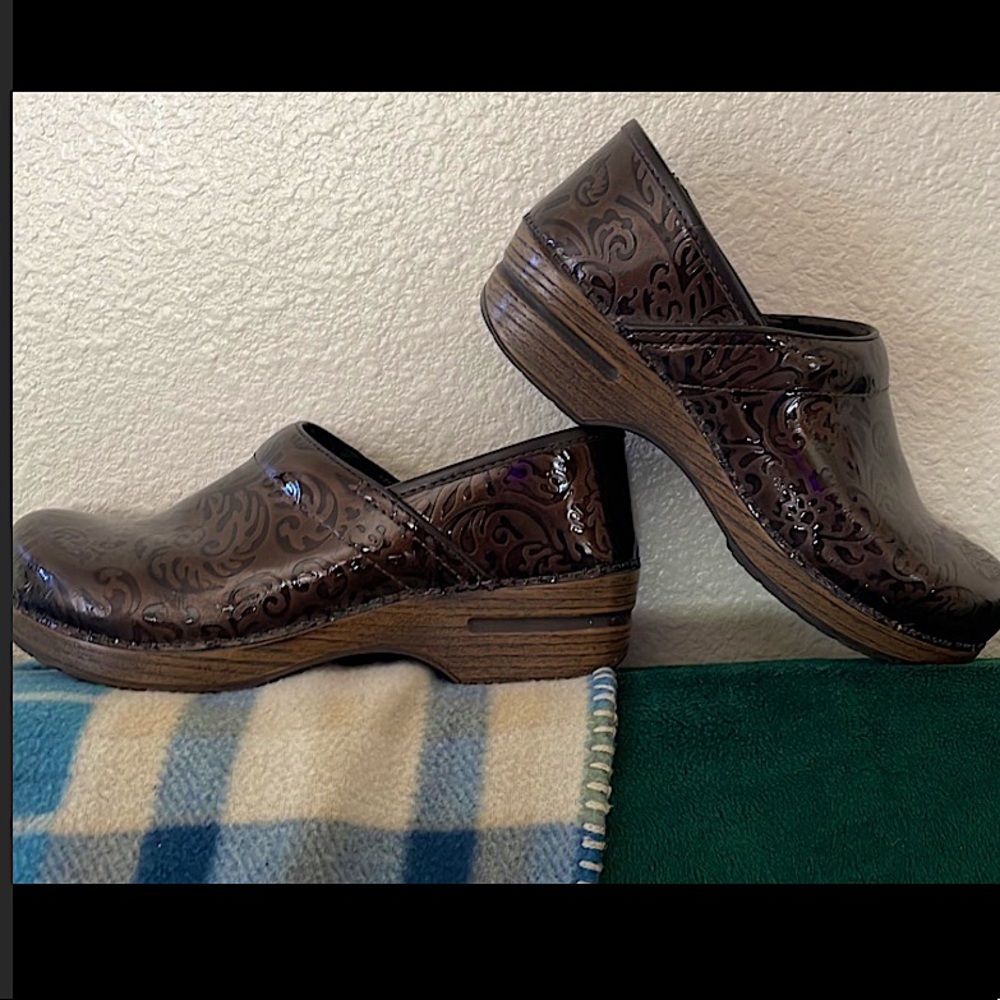 Dansko brown Arabesque clogs size 40